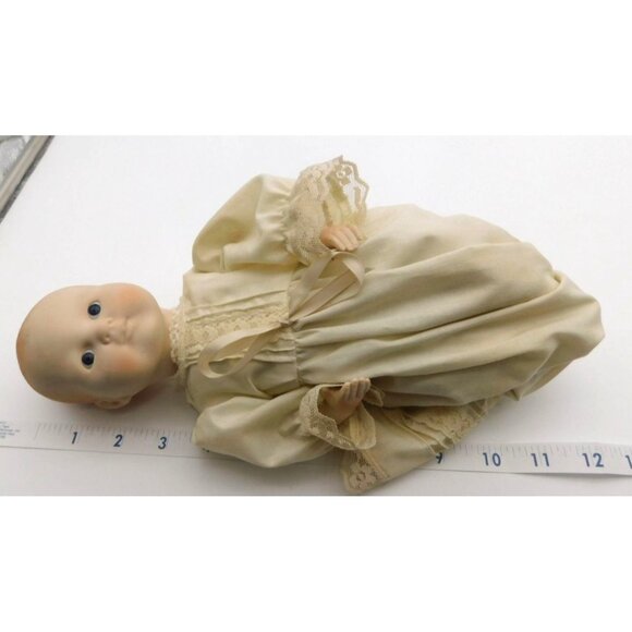 Vintage Darice Collectible Baby Doll Blue Eyes Christening Baptism Gown - Picture 6 of 6